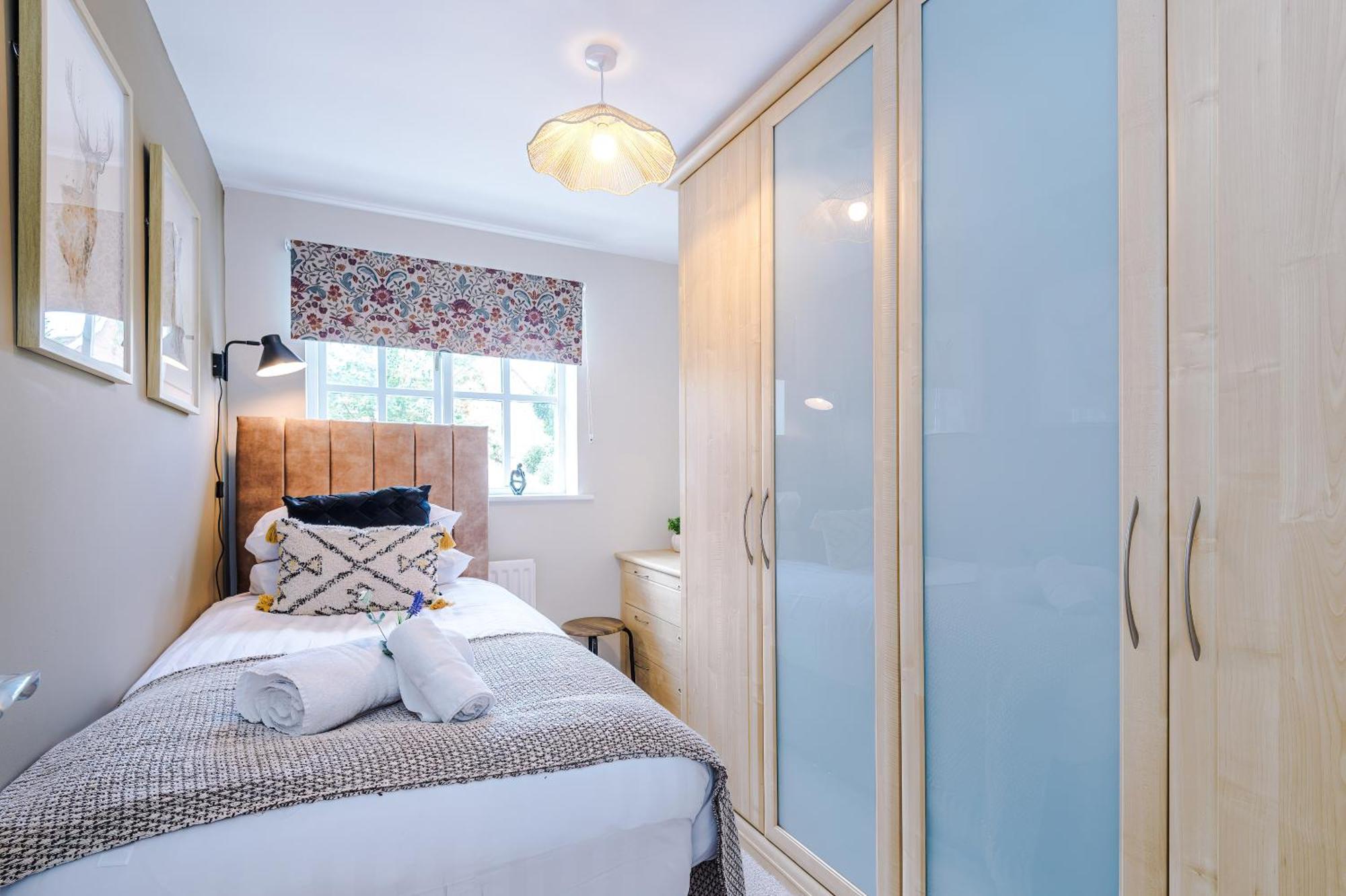 New! Stunning 3-Bed Home In Chester By 53 Degrees Property, Ideal For Groups, Free Parking! 外观 照片