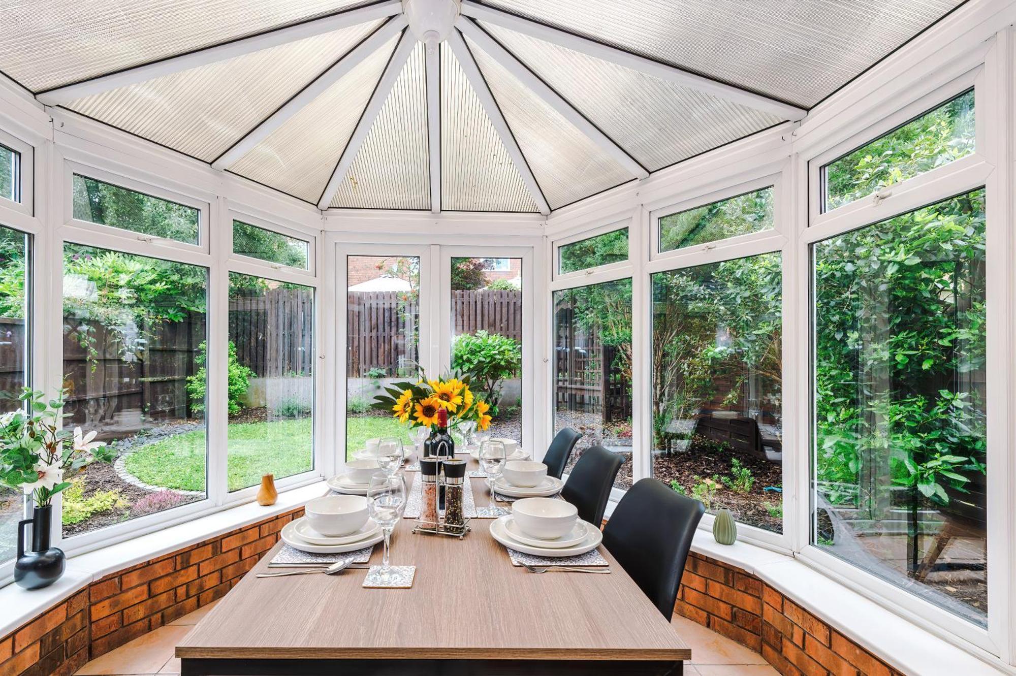 New! Stunning 3-Bed Home In Chester By 53 Degrees Property, Ideal For Groups, Free Parking! 外观 照片