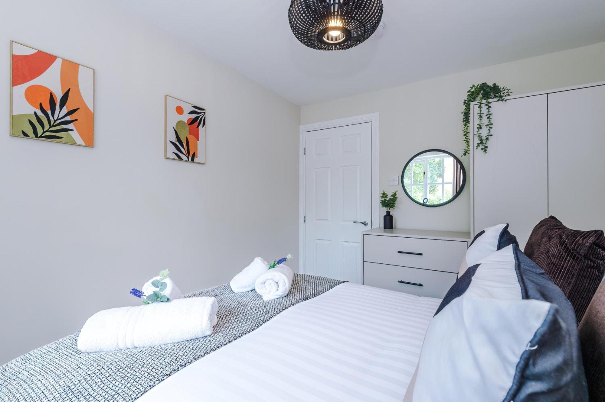 New! Stunning 3-Bed Home In Chester By 53 Degrees Property, Ideal For Groups, Free Parking! 外观 照片