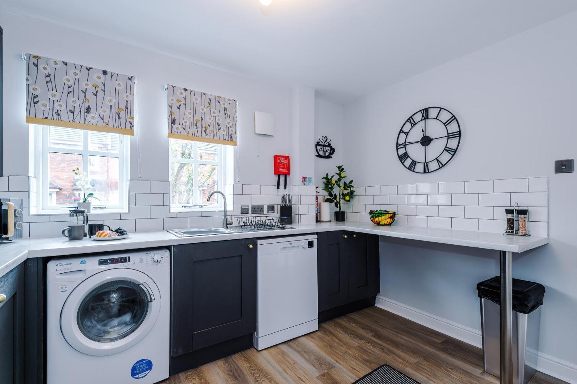 New! Stunning 3-Bed Home In Chester By 53 Degrees Property, Ideal For Groups, Free Parking! 外观 照片