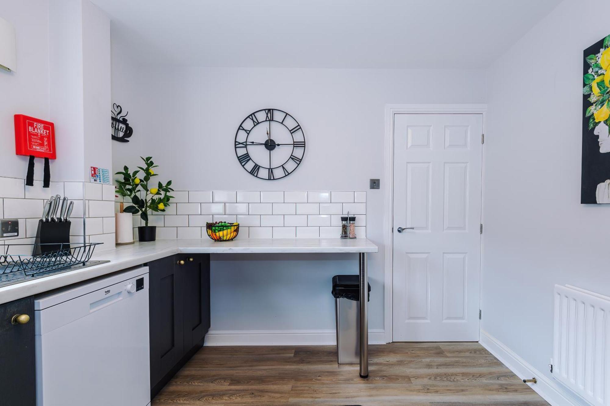 New! Stunning 3-Bed Home In Chester By 53 Degrees Property, Ideal For Groups, Free Parking! 外观 照片