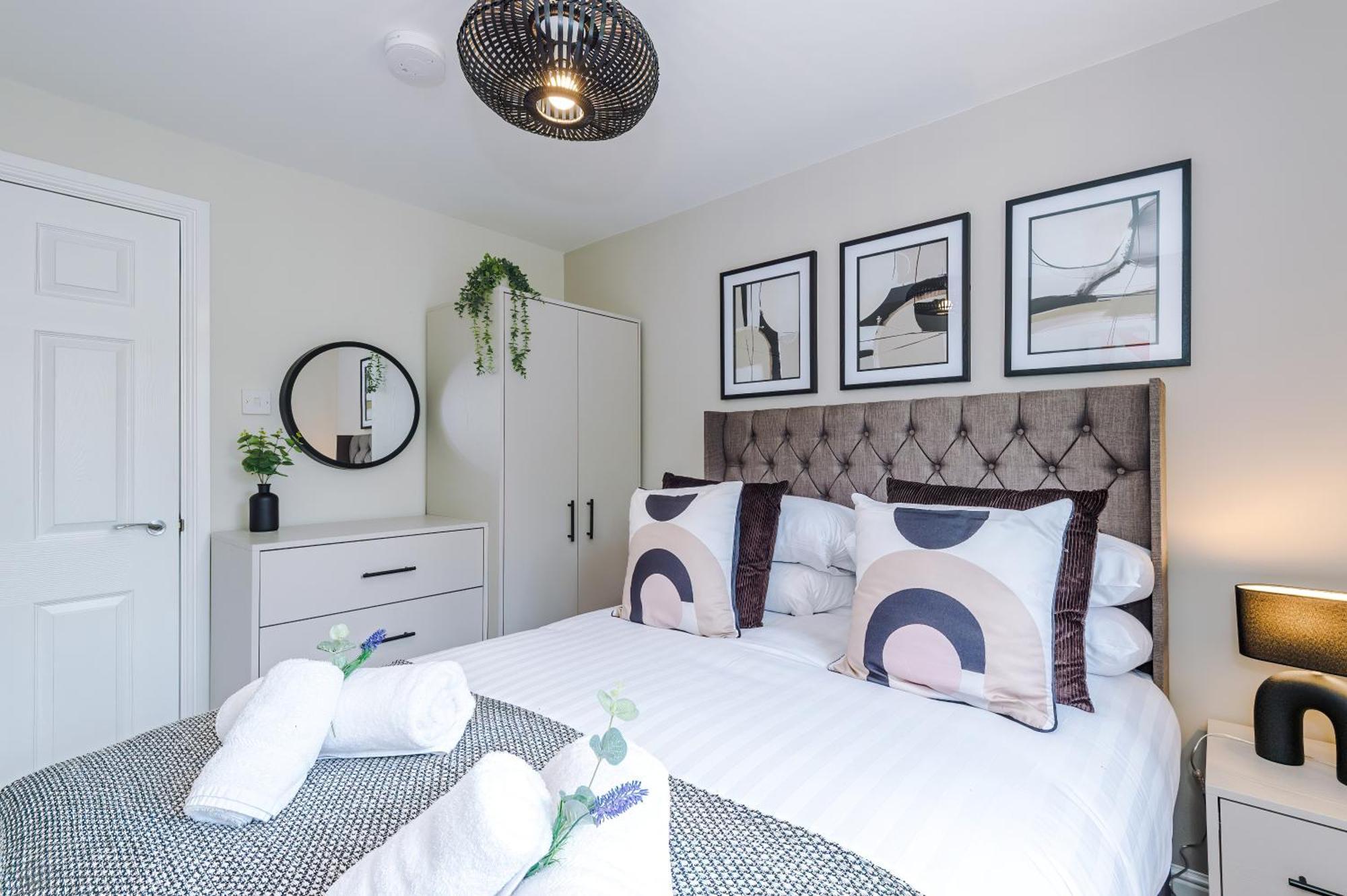 New! Stunning 3-Bed Home In Chester By 53 Degrees Property, Ideal For Groups, Free Parking! 外观 照片