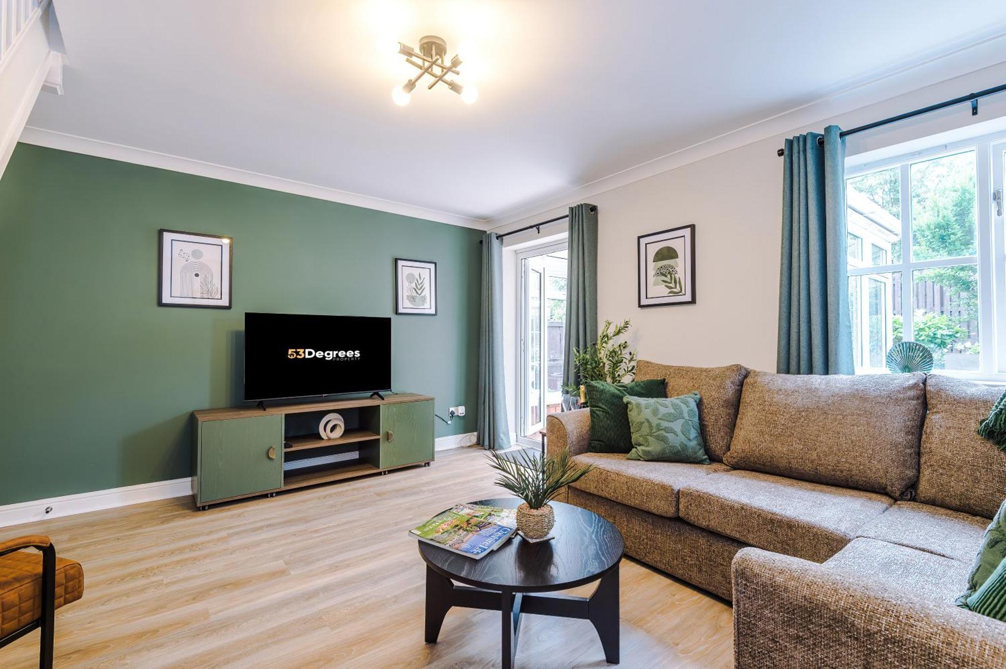 New! Stunning 3-Bed Home In Chester By 53 Degrees Property, Ideal For Groups, Free Parking! 外观 照片