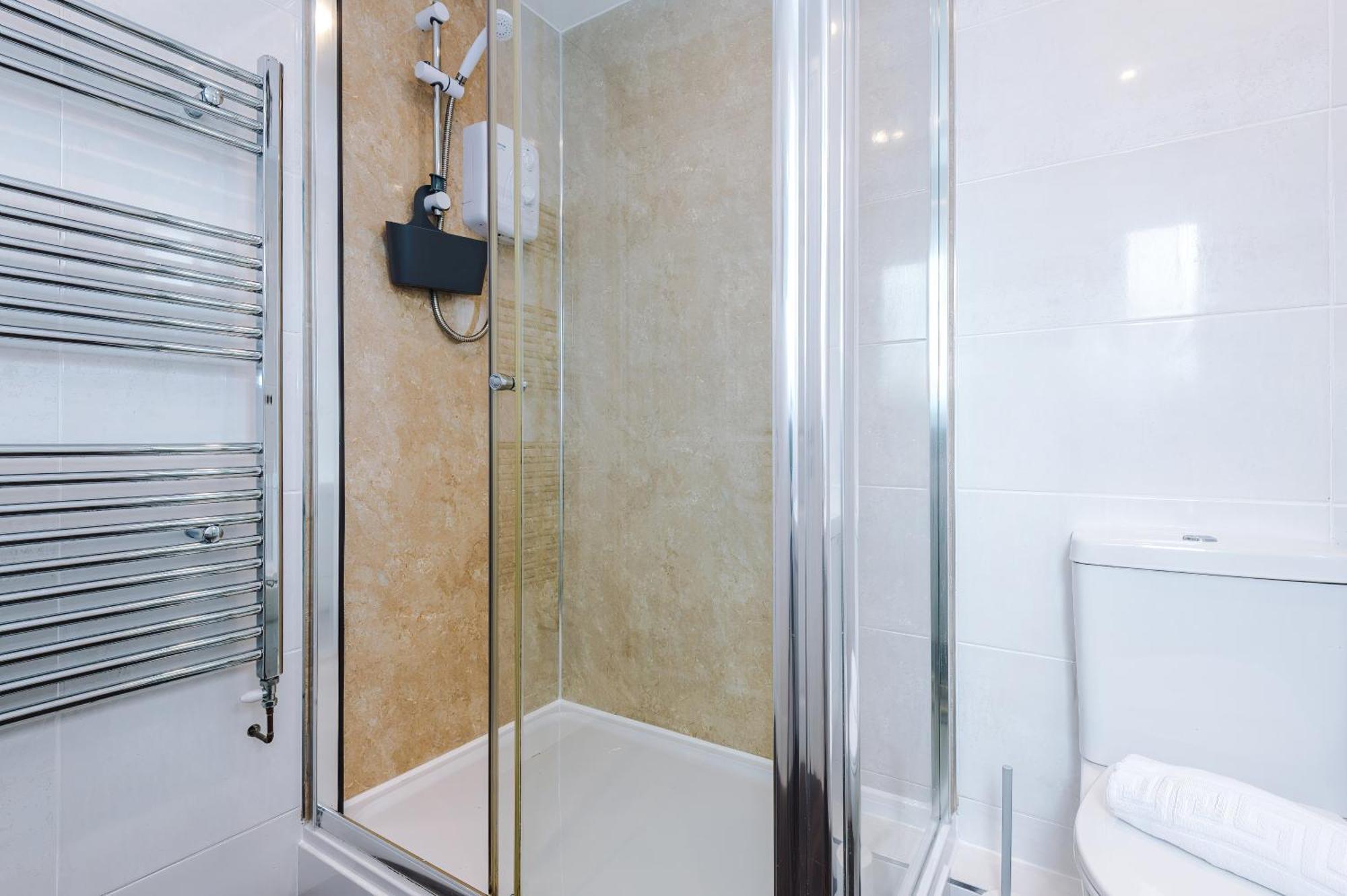 New! Stunning 3-Bed Home In Chester By 53 Degrees Property, Ideal For Groups, Free Parking! 外观 照片