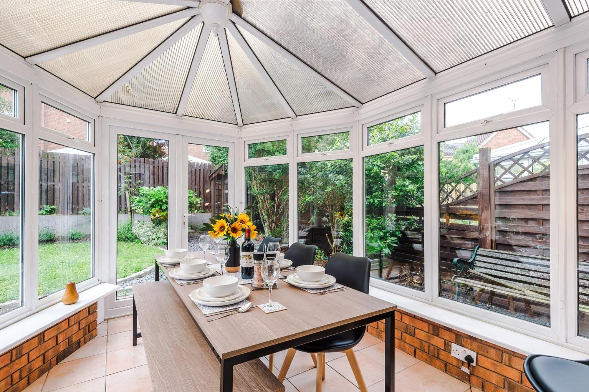 New! Stunning 3-Bed Home In Chester By 53 Degrees Property, Ideal For Groups, Free Parking! 外观 照片